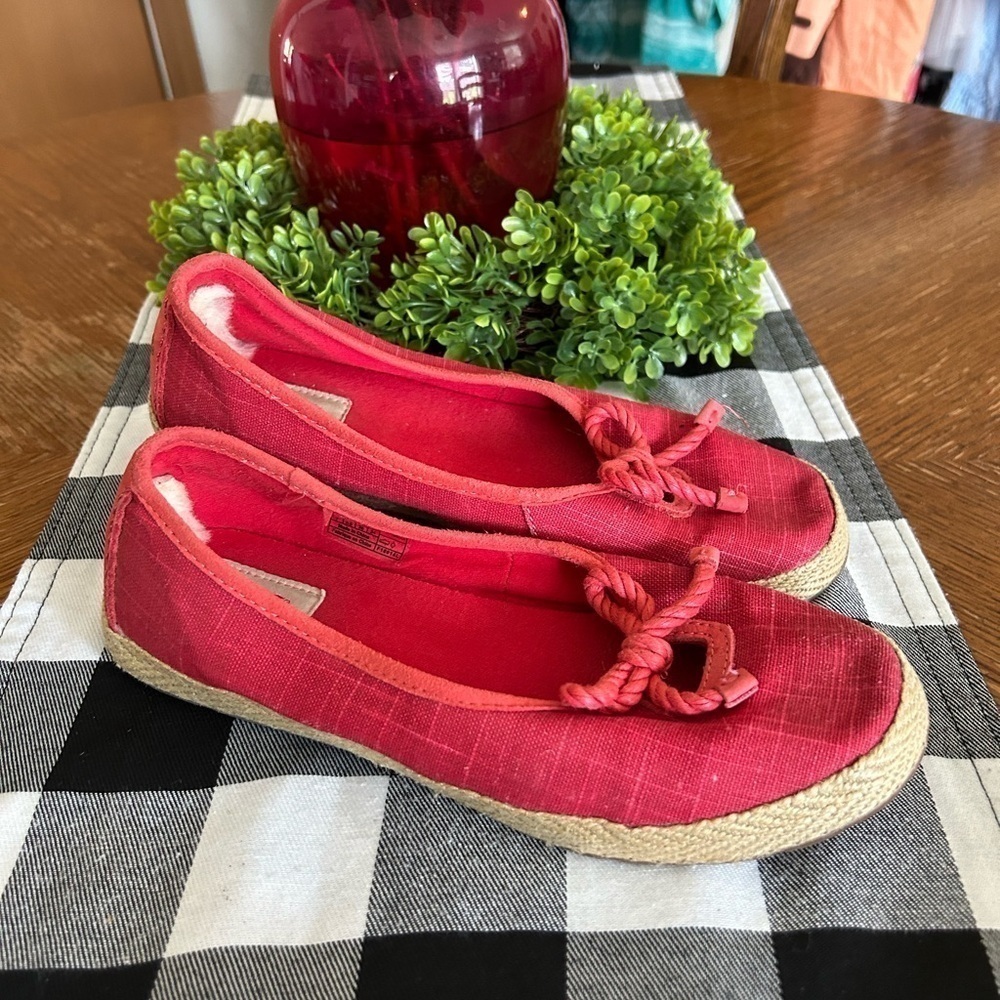 Ugg Womens Size 7 Red Syleste Slip On Flats Bow Tie Canvas Espadrille